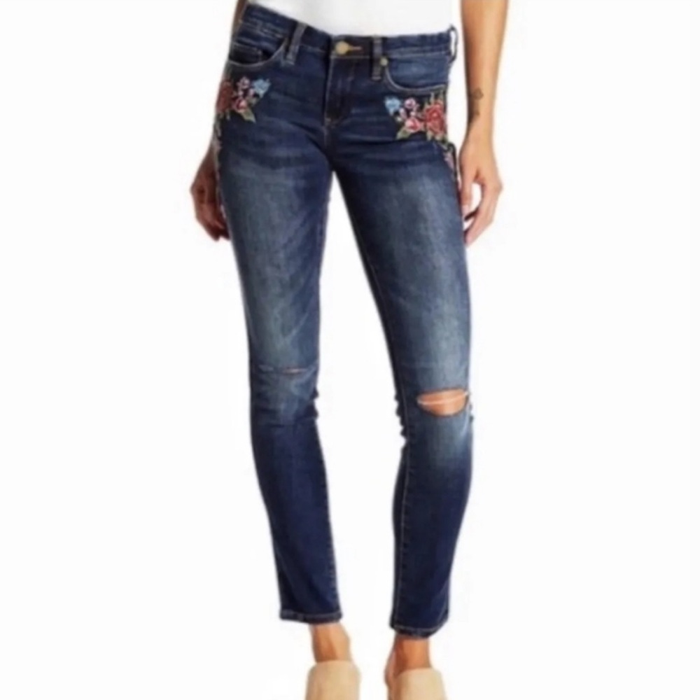 BLANK NYC Floral Embroidered Skinny Jeans